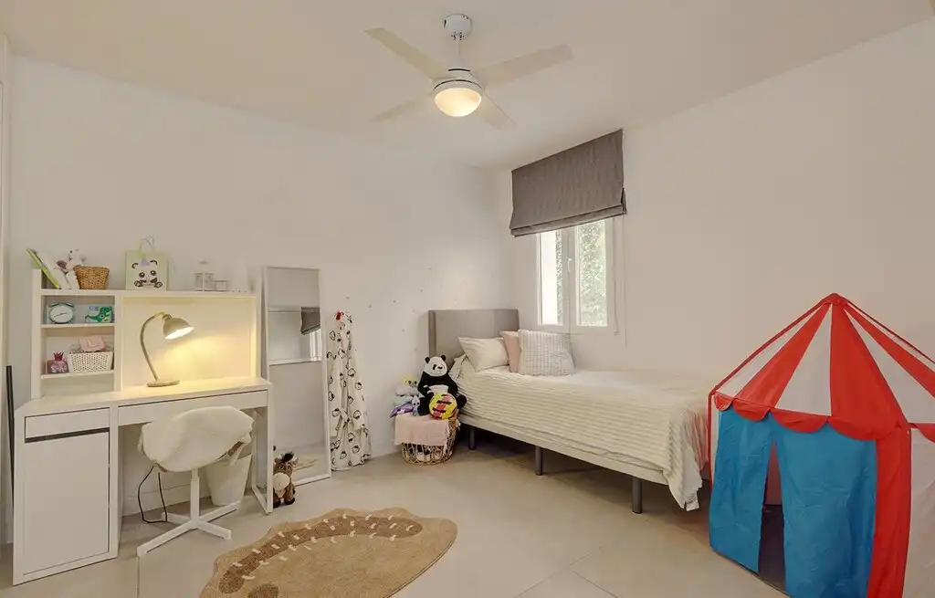 Habitación de Apartamento en venta en Benalmádena con Aire acondicionado, Calefacción y Jardín privado