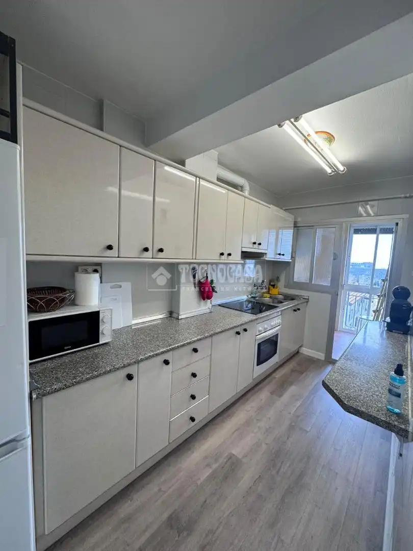Cocina de Piso de alquiler en Granada