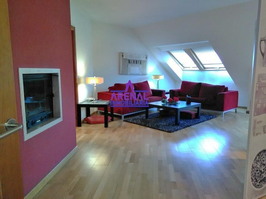 Wohnzimmer von Dachboden zum verkauf in A Pobra do Caramiñal mit Abstellraum