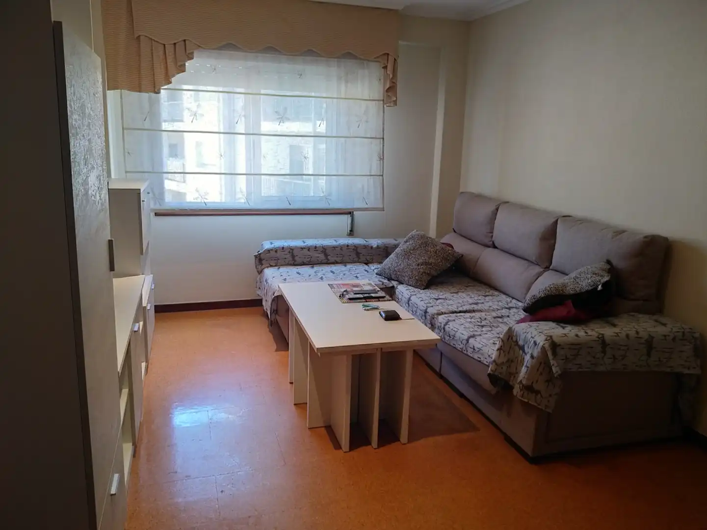 Living room of Flat for rent in Pontevedra Capital   with Heating, Parquet flooring and Furnished