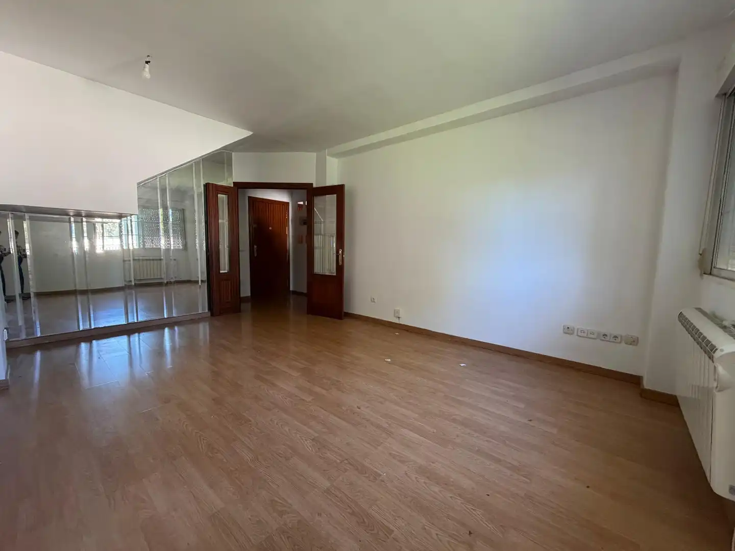 Sala de estar de Dúplex en venta en Arroyomolinos (Madrid) con Calefacción, Jardín privado y Parquet