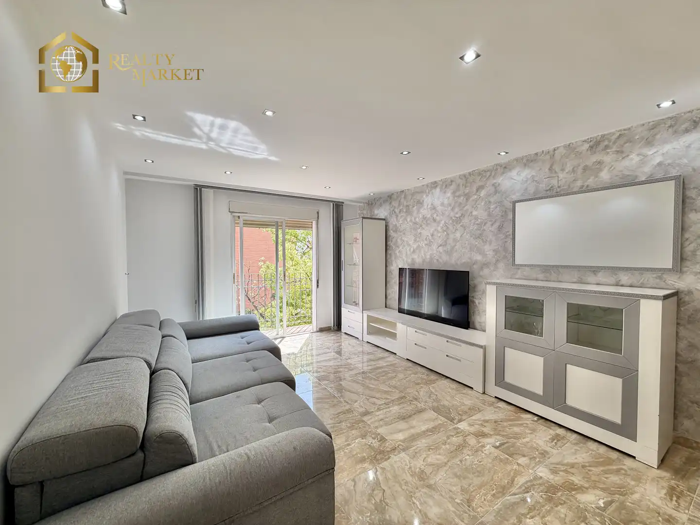 Living room of Flat for sale in Valencia  with Private garden, Furnished and Washing machine