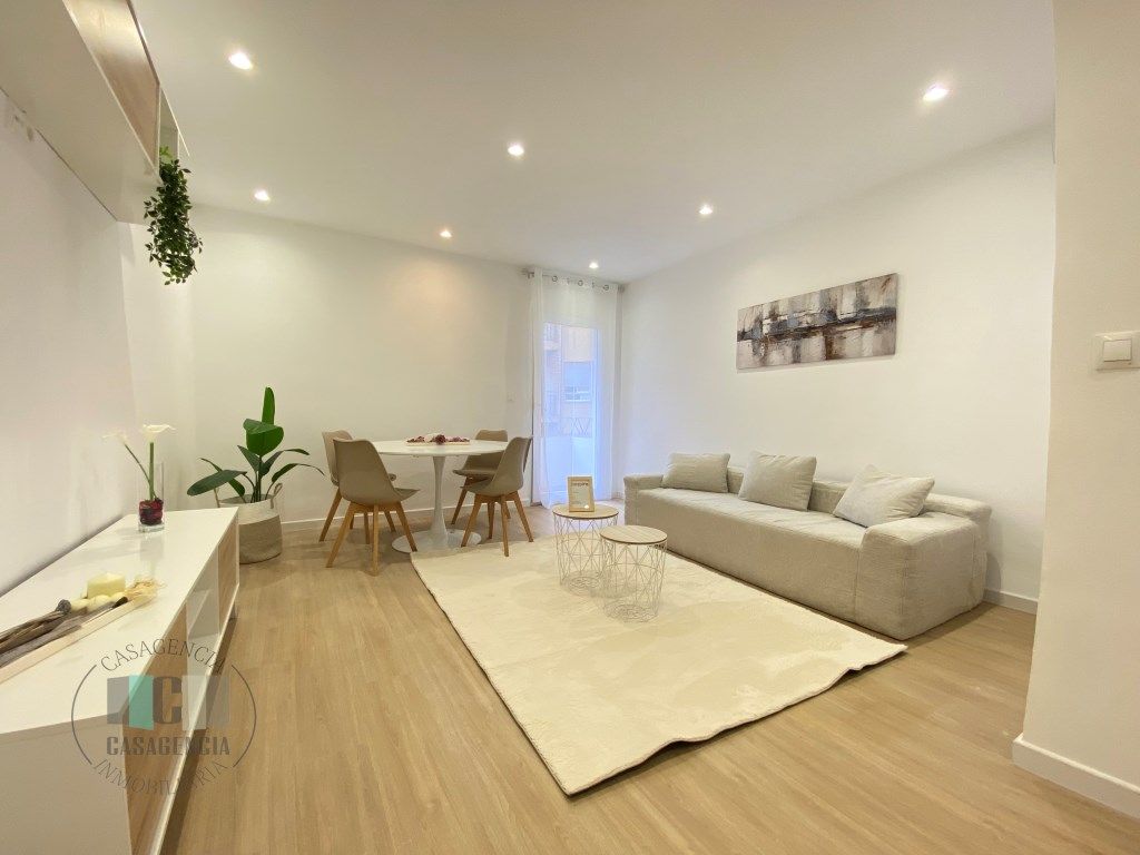 Sala de estar de Piso en venta en Castellón de la Plana / Castelló de la Plana con Balcón
