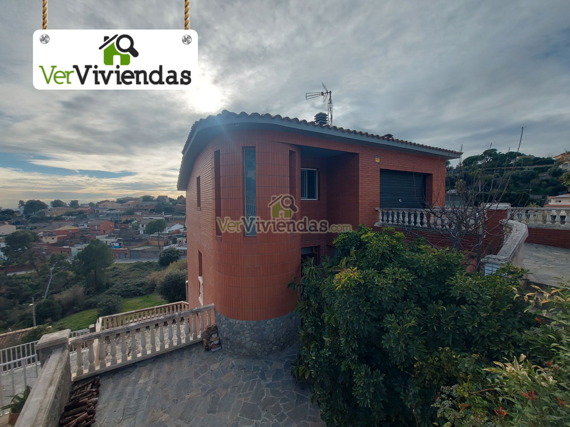 Exterior view of House or chalet for sale in Rubí  with Heating, Private garden and Terrace