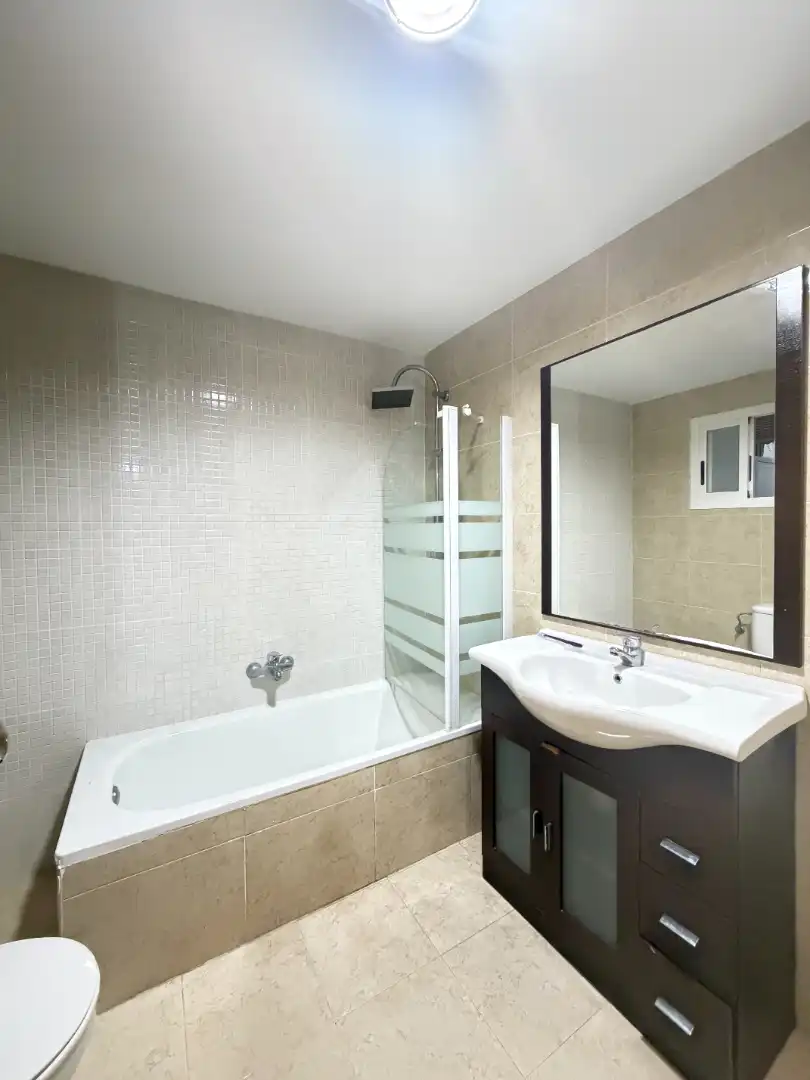 Baño de Piso en venta en Carlet con Parquet, Terraza y Horno