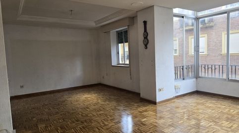 Foto 2 de Piso en venta en Los Remedios, Sevilla Capital