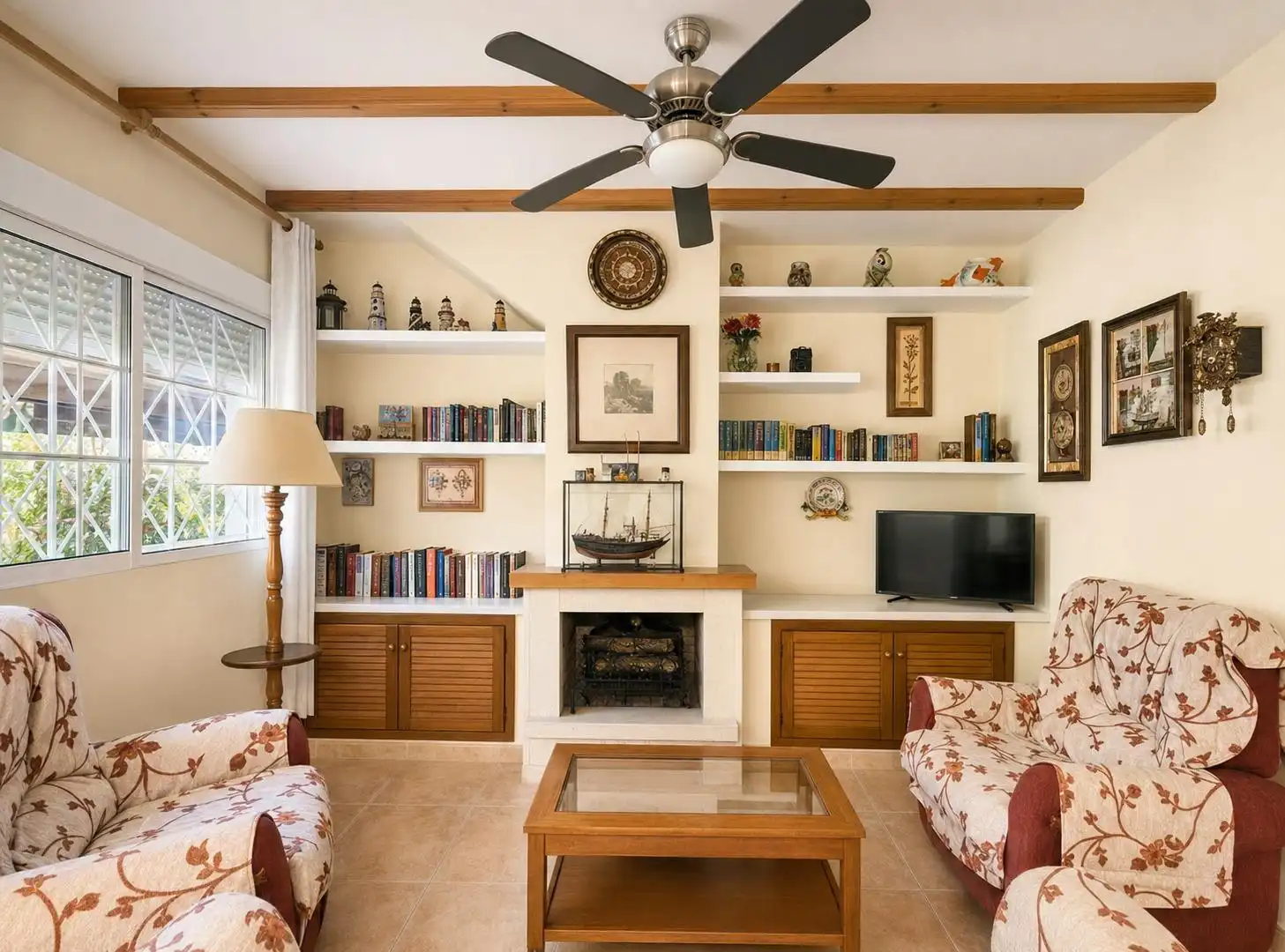 Sala d'estar de Casa o xalet en venda en Santa Pola amb Aire condicionat, Calefacció i Jardí privat