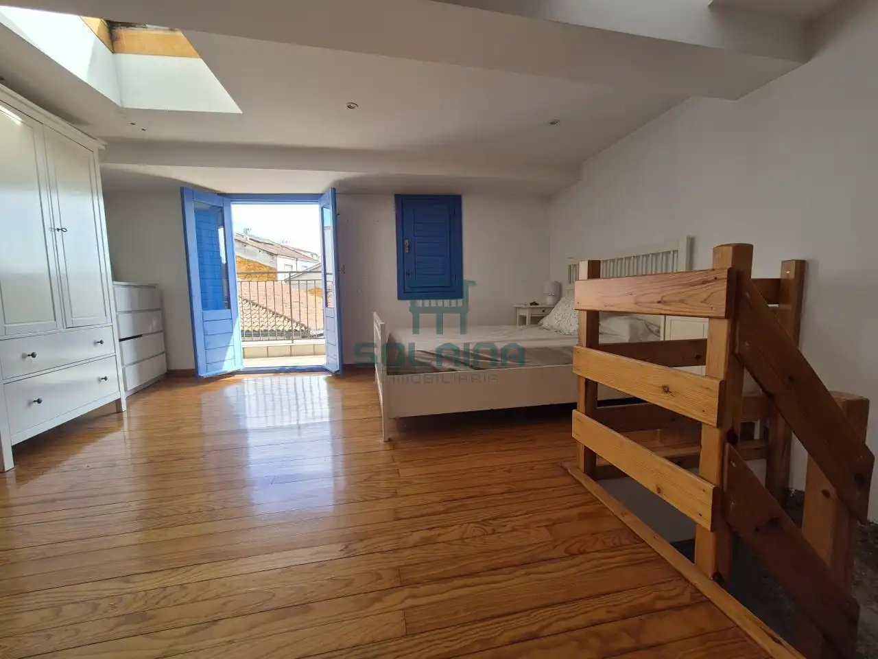 Habitación de Dúplex en venta en Ourense Capital  con Calefacción, Amueblado y Balcón
