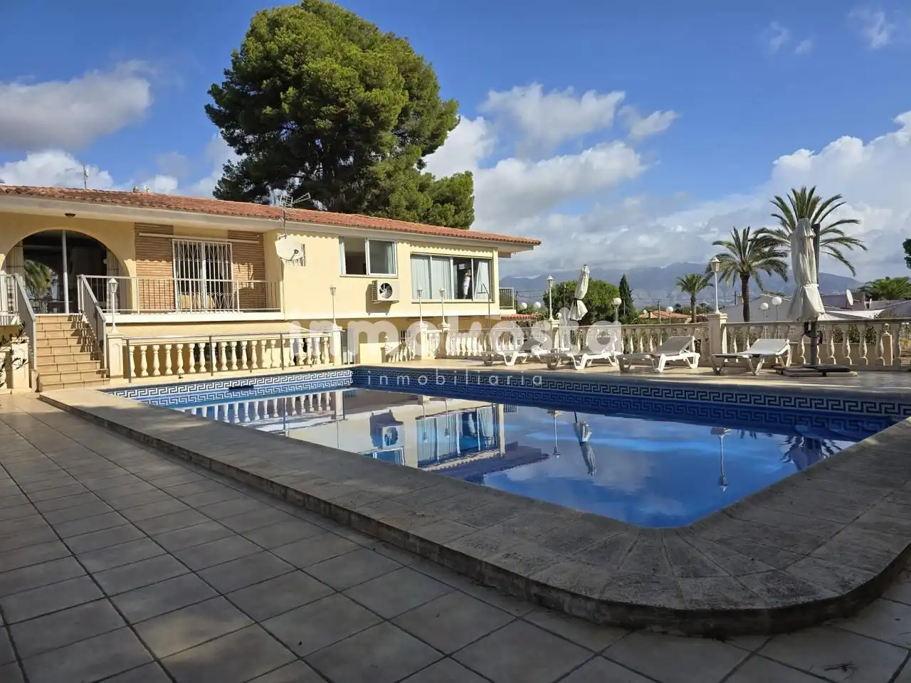 Swimming pool of Houses for sale in L'Alfàs del Pi  with Air Conditioner, Heating and Private garden