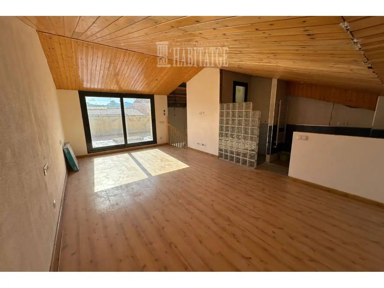 Dúplex en venta en Torelló con Parquet, Terraza y Balcón