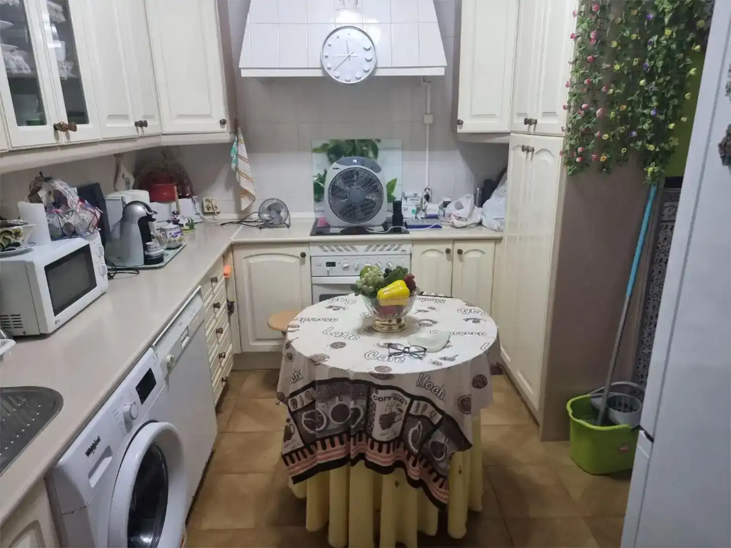 Cuina de Planta baixa en venda en Madrigalejo amb Jardí privat, Traster i Moblat