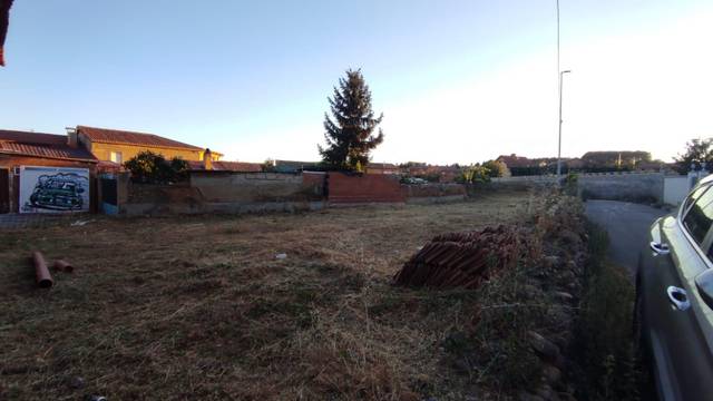 Terreno residencial en Venta en Calle CASCAJALES en Sariegos