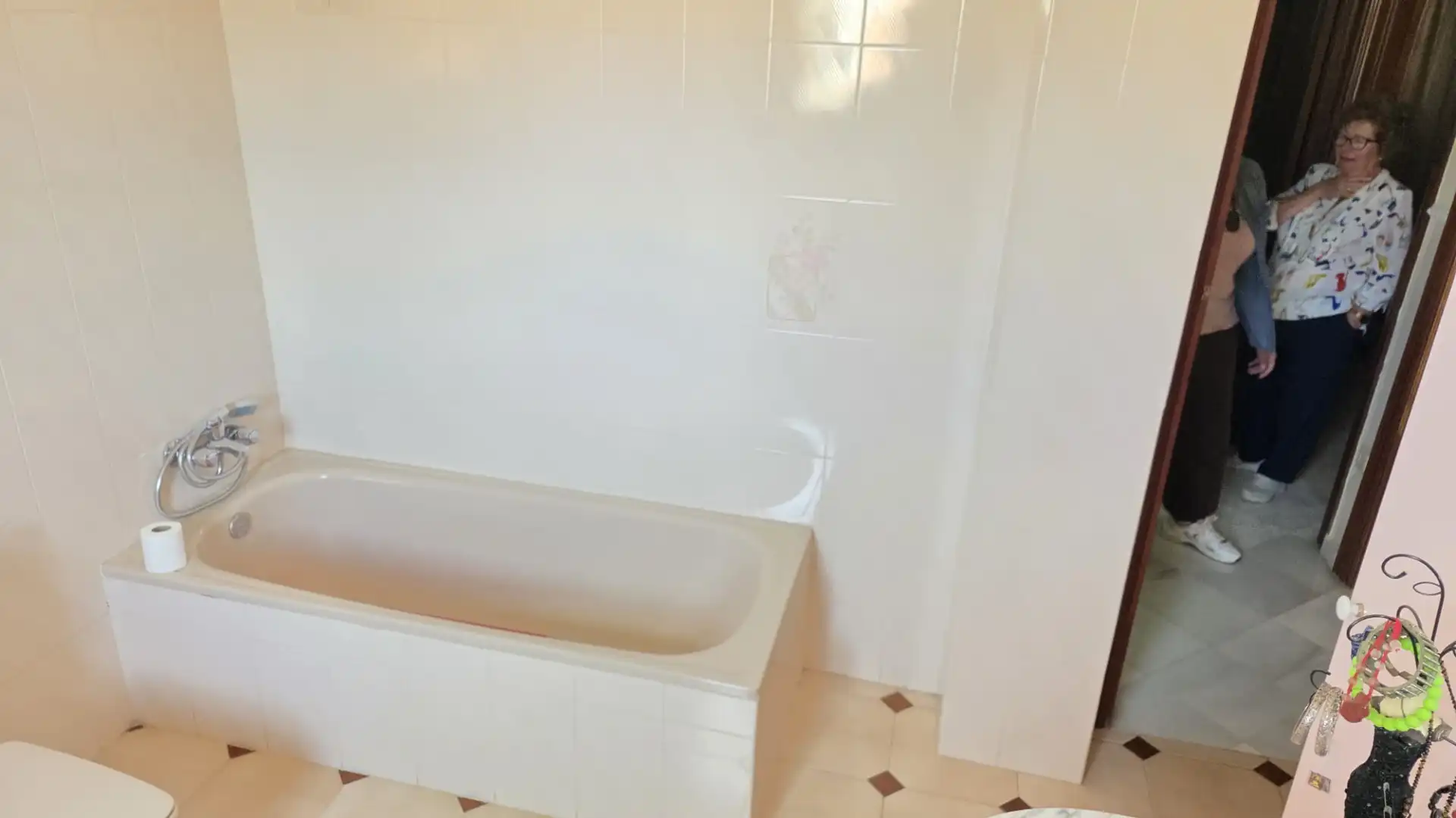 Bany de Casa o xalet en venda en Vélez-Málaga amb Aire condicionat, Terrassa i Moblat