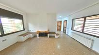 Sala d'estar de Casa o xalet en venda en Esparreguera amb Calefacció, Jardí privat i Terrassa