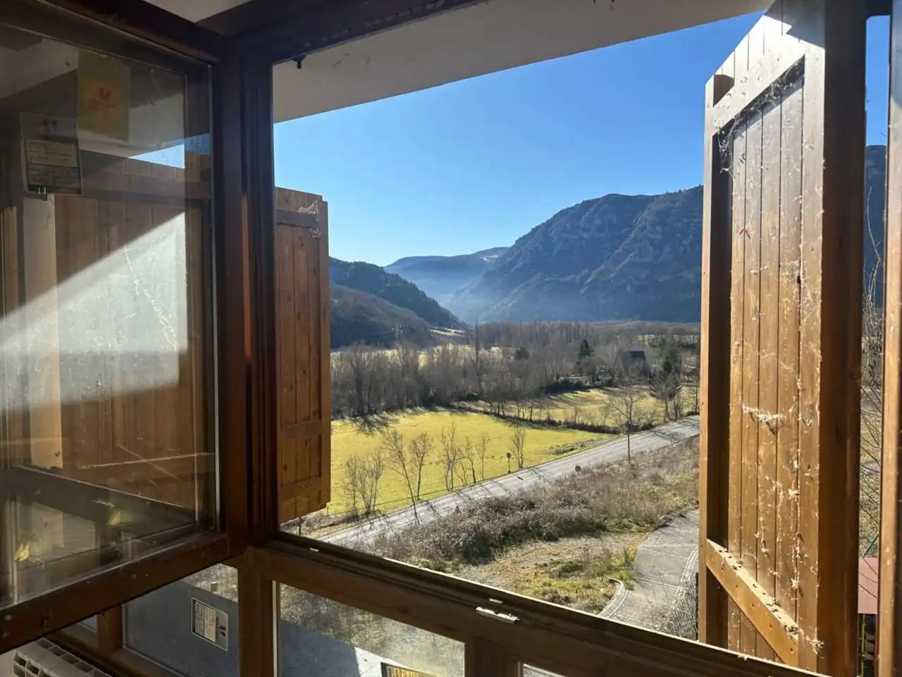 Vista exterior de Piso en venta en El Pont de Suert con Calefacción, Parquet y Balcón