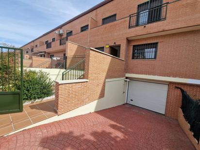 Vista exterior de Casa o xalet en venda en Valdemoro amb Terrassa