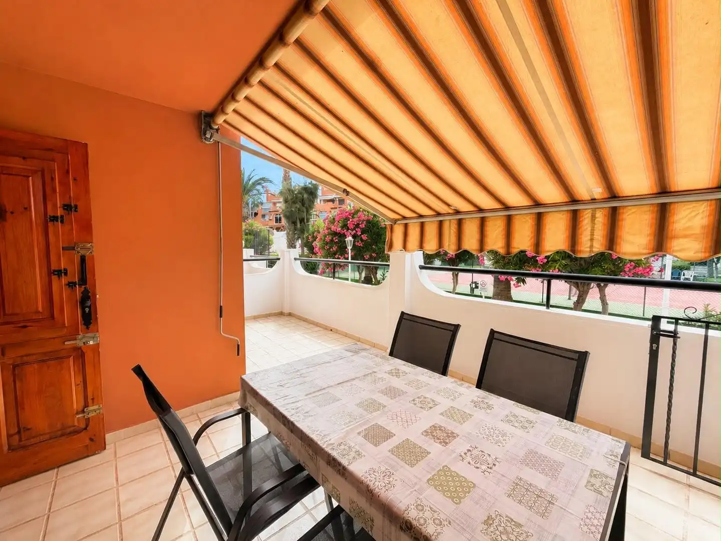 Terrasse von Erdgeschoss zur Miete in Torrevieja mit Klimaanlage, Heizung und Terrasse