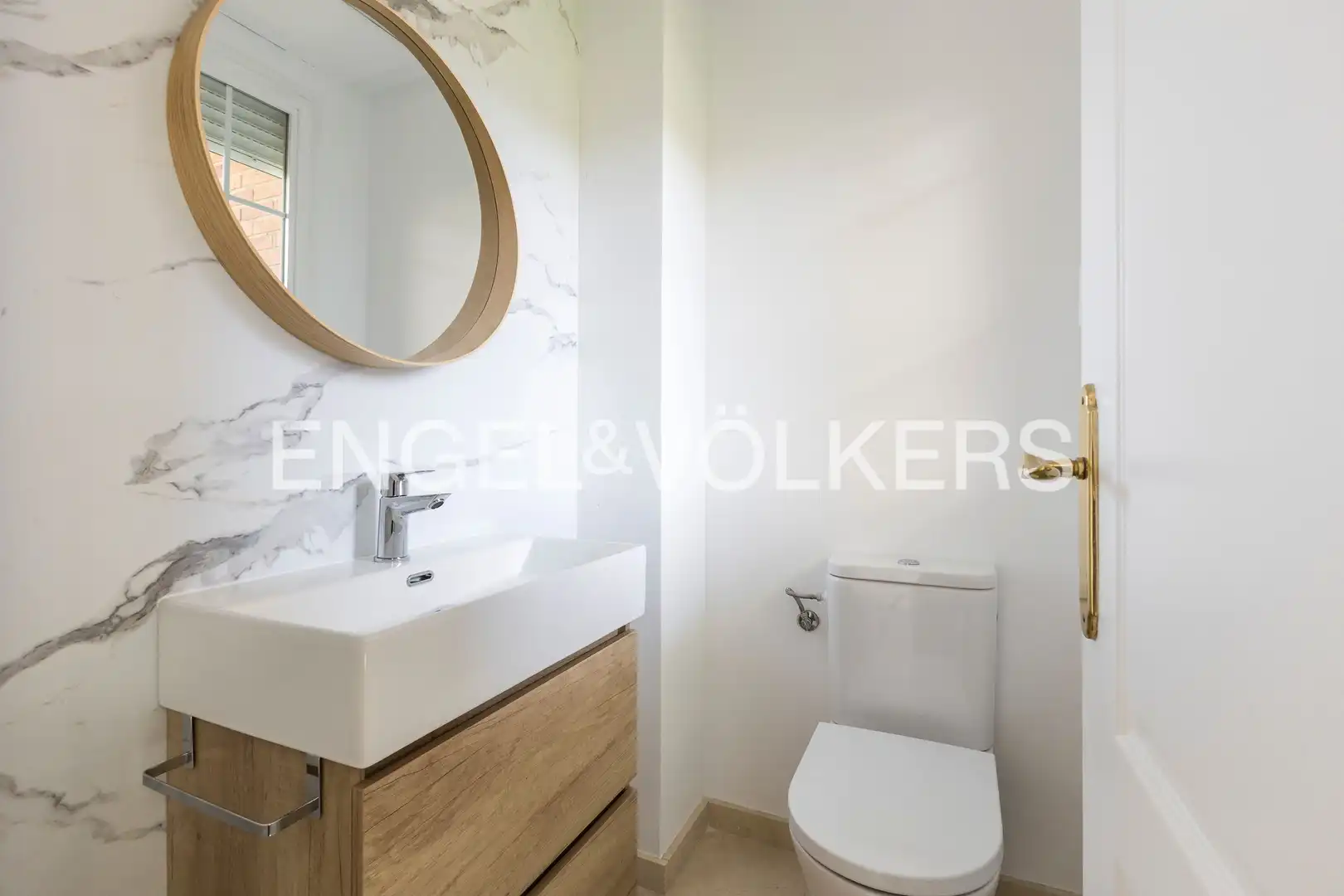 Baño de Casa o chalet de alquiler en Madrid con Calefacción, Jardín privado y Terraza