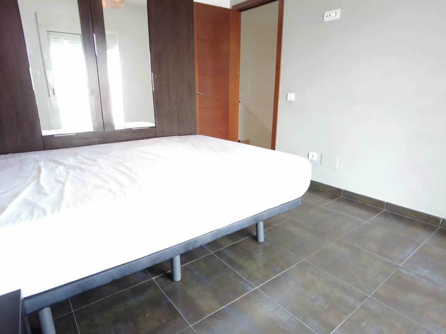 Dormitori de Casa adosada en venda en Estepona amb Jardí privat, Terrassa i Moblat