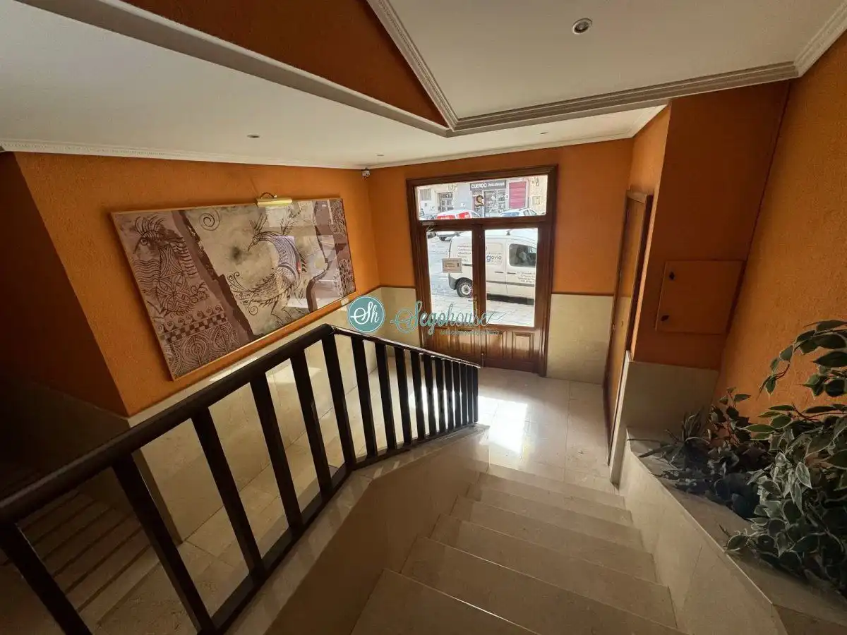Piso en venta en Segovia con Calefacción, Terraza y Trastero