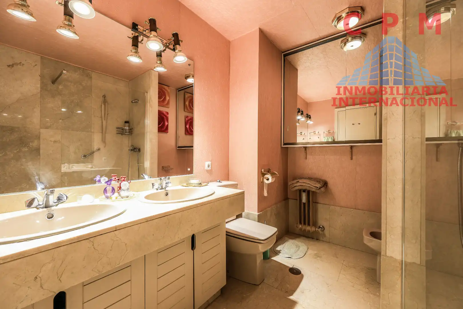 Badezimmer von Wohnung zur Miete in Madrid mit Klimaanlage, Heizung und Parkett