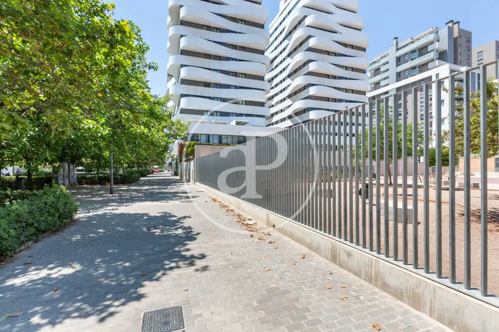 Parkplatz von Wohnung zum Verkauf in Valencia mit Klimaanlage, Heizung und Privatgarten
