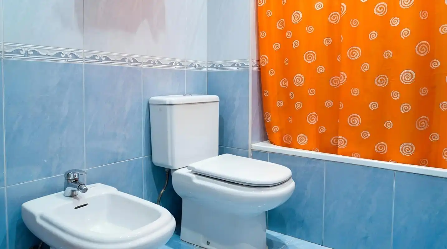Bathroom of Flat for sale in Fuenlabrada  with Air Conditioner, Heating and Furnished
