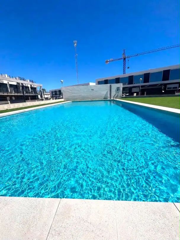 Piscina de Casa adosada de alquiler en Santa Pola con Aire acondicionado, Calefacción y Piscina