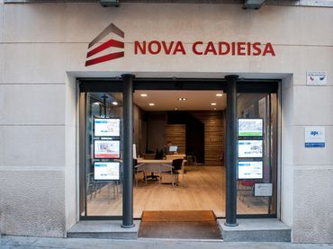 Business premises to rent in Carrer Besalú 12
