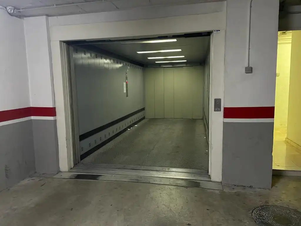 Parking with lift for sale in Carrer de Castella