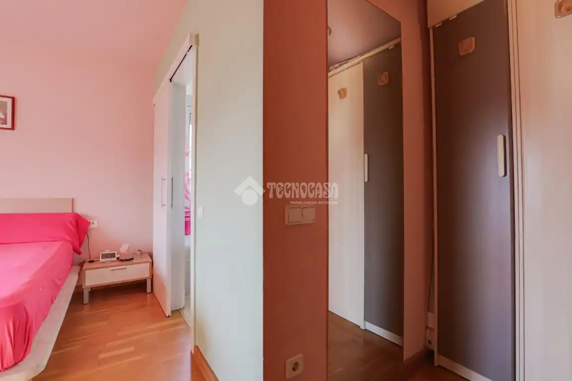 Habitación de Piso en venta en Sant Feliu de Llobregat con Aire acondicionado y Balcón