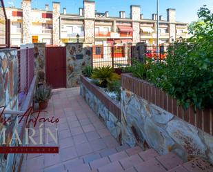 Vista exterior de Casa adosada en venda en Badajoz Capital amb Aire condicionat, Calefacció i Jardí privat