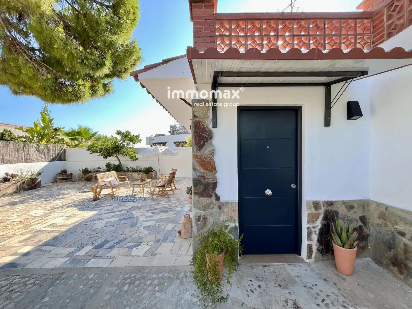 Exterior view of Houses for sale in Vilanova i la Geltrú  with Terrace and Storage room