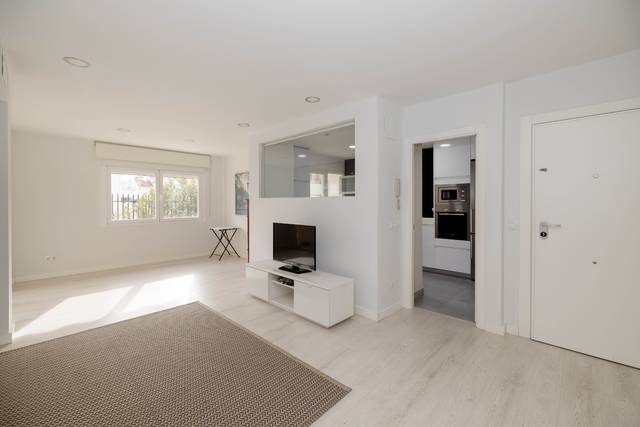 Piso en Venta en Calle Venezuela en Pedregalejo - Morlaco