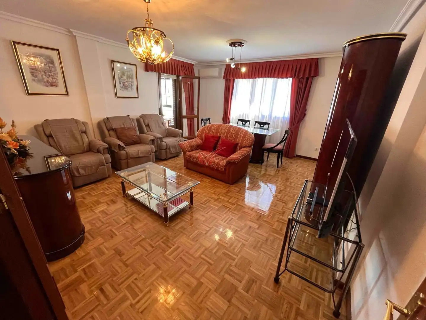 Living room of Flat for rent in Cuenca  with Air Conditioner, Heating and Furnished