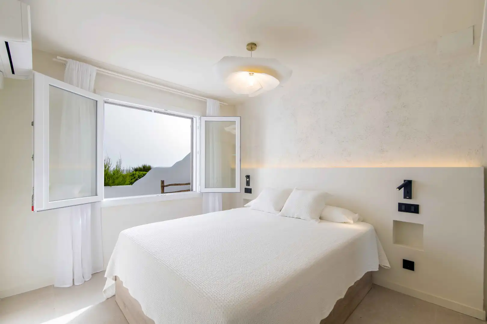 Houses for rent in Cala d'en Bosch - Serpentona