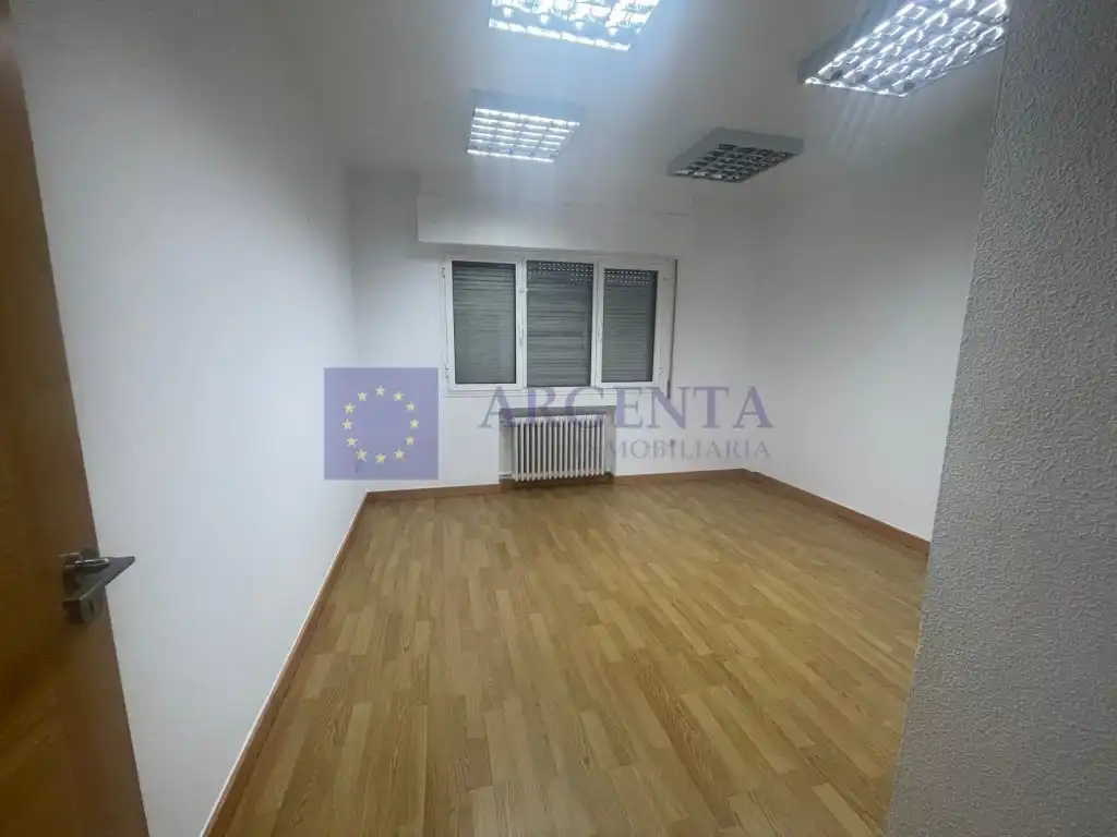 Local comercial en alquiler en Avenida España, imagen 6