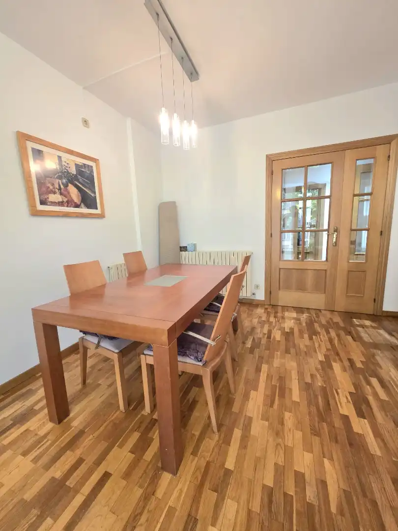 Comedor de Piso de alquiler en Sabadell con Calefacción, Parquet y Amueblado