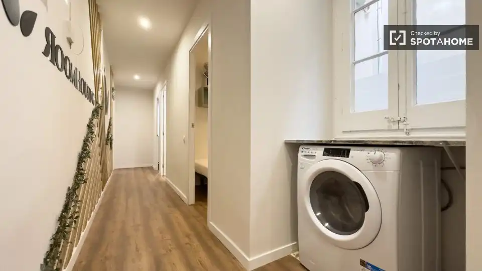Flat for rent in Barcelona  with Air Conditioner, Heating and Furnished