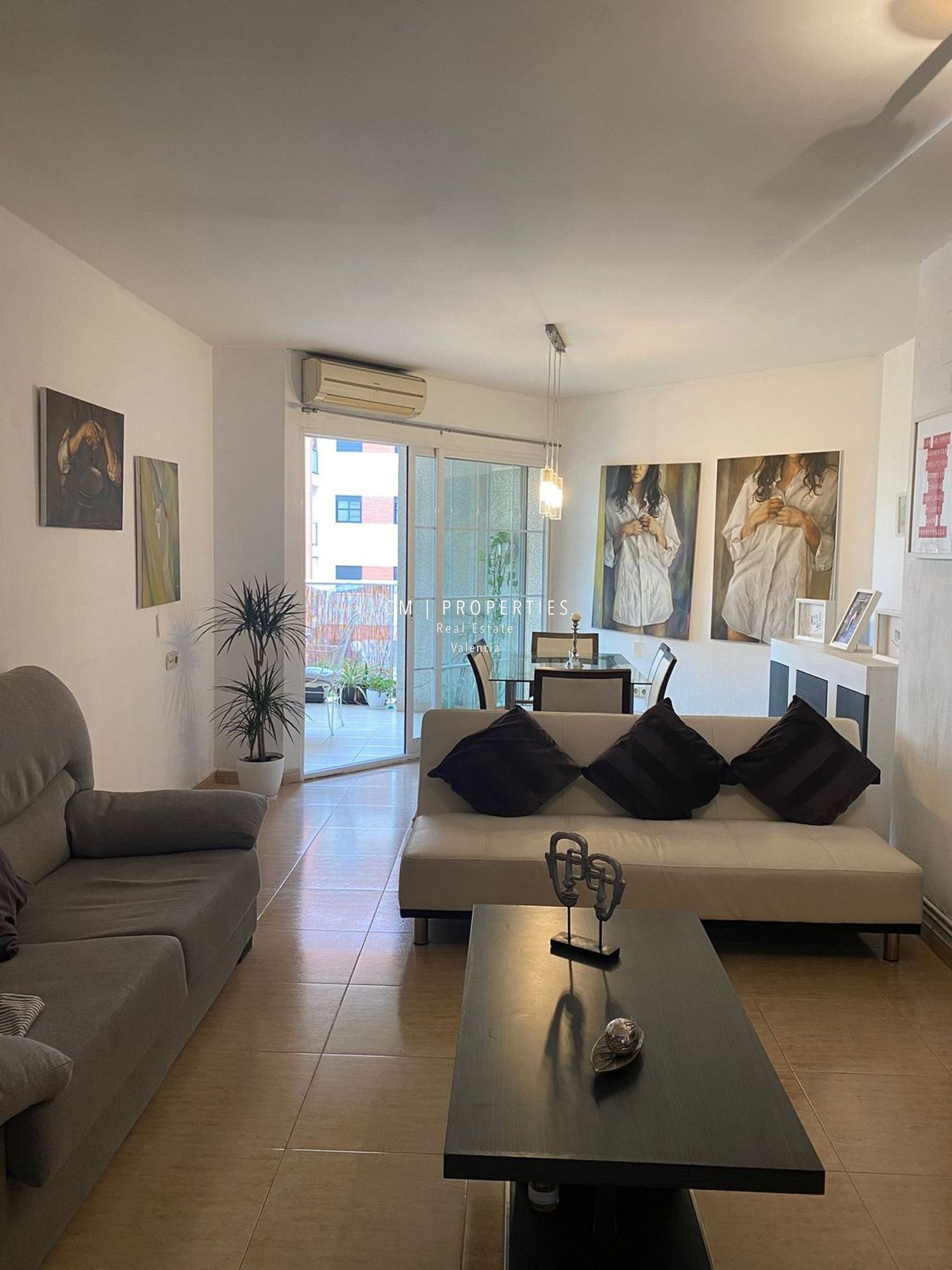 Living room of Flat for sale in Paterna  with Air Conditioner, Terrace and Storage room