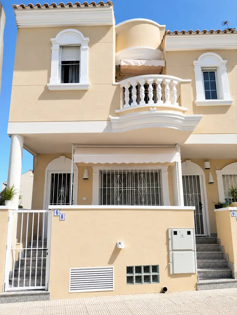 Maison mitoyenne avec piscine à vendre à Almoradí, imagen 2