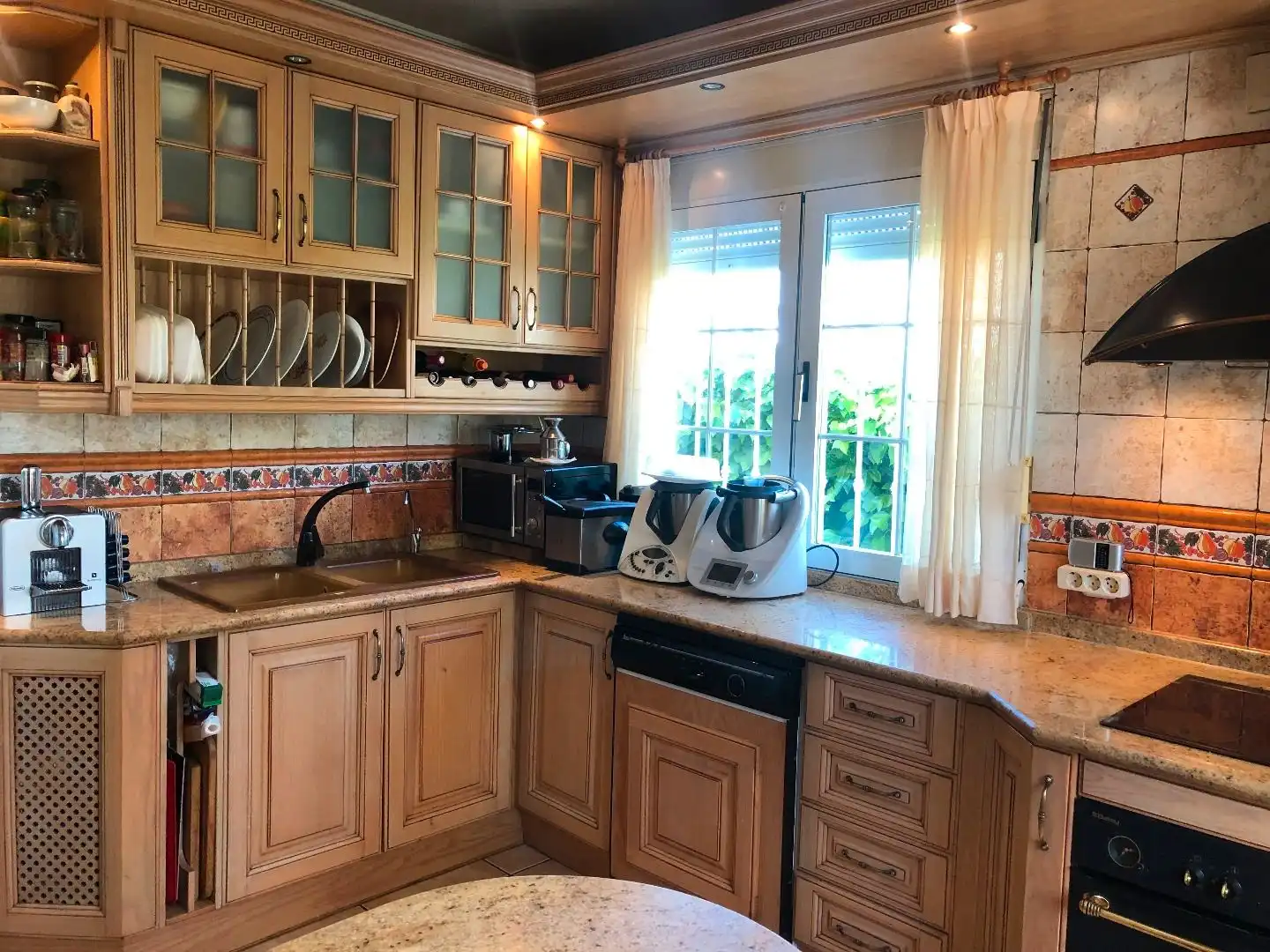 Kitchen of Houses for sale in Alcázar de San Juan  with Air Conditioner, Heating and Private garden