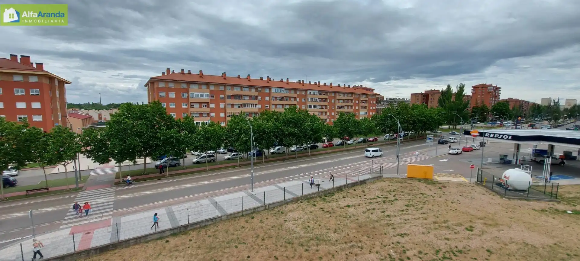 Aparcament de Pis de lloguer en Aranda de Duero amb Calefacció, Jardí privat i Traster