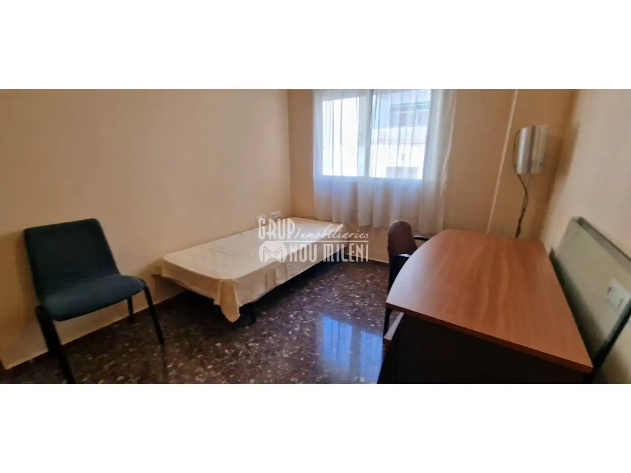 Habitación de Piso en venta en Burjassot con Amueblado y Balcón