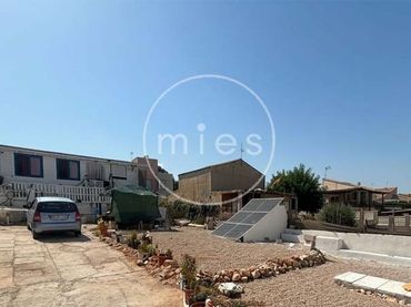Semi-detached house with balcony for sale in Balcón de Montroy 0