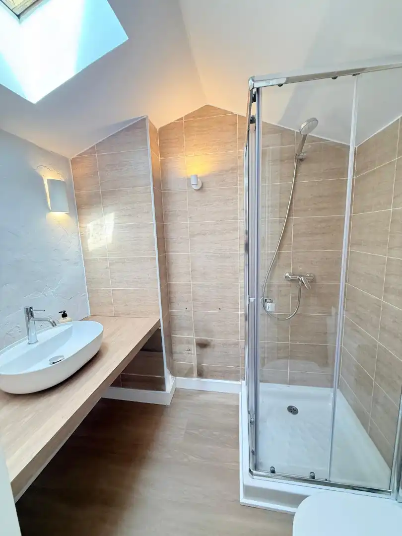 Baño de Dúplex de alquiler en Málaga con Aire acondicionado, Parquet y Amueblado