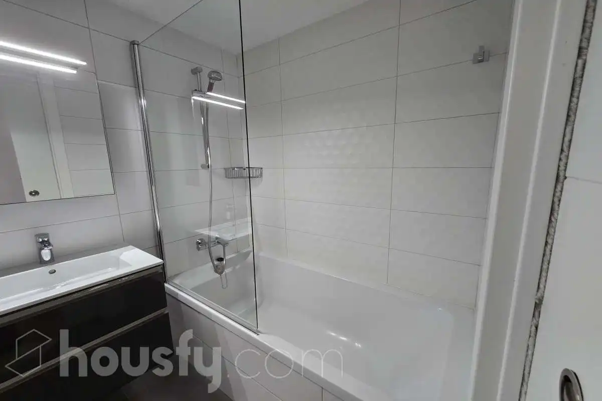 Badezimmer von Wohnung zur Miete in Sant Adrià de Besòs mit Klimaanlage und Balkon