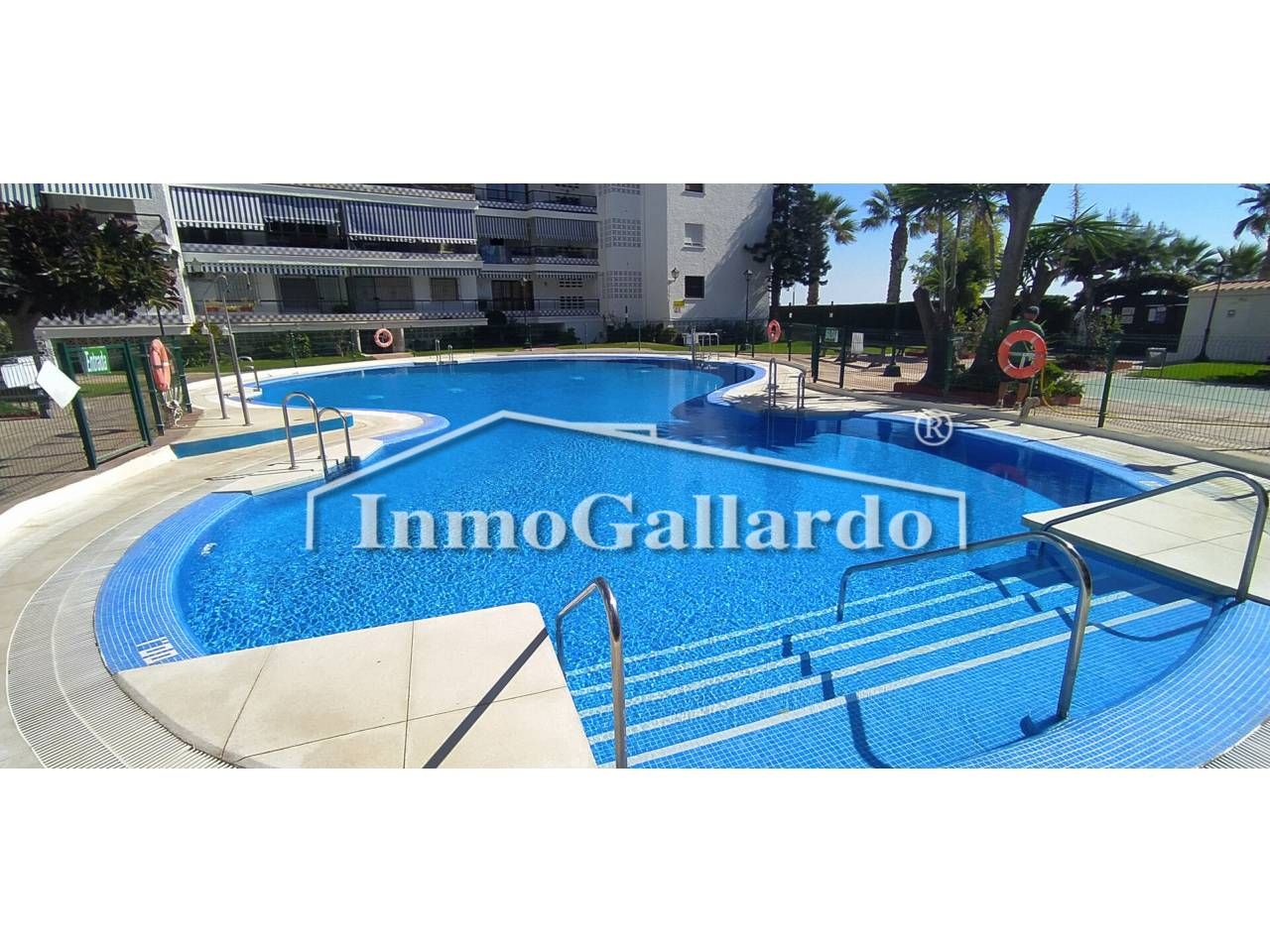 Piscina de Pis de lloguer en Rincón de la Victoria amb Aire condicionat, Terrassa i Moblat