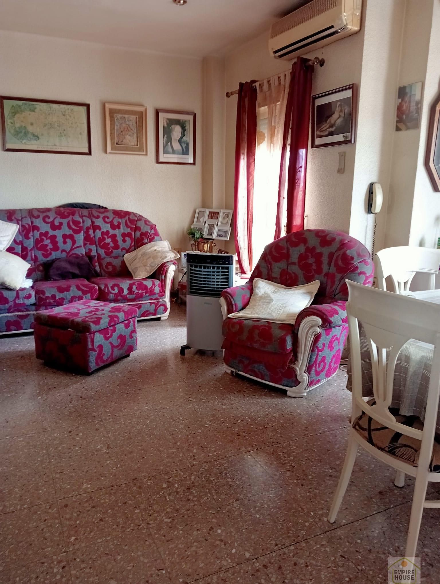 Living room of Flat for sale in Benetússer  with Air Conditioner, Heating and Furnished