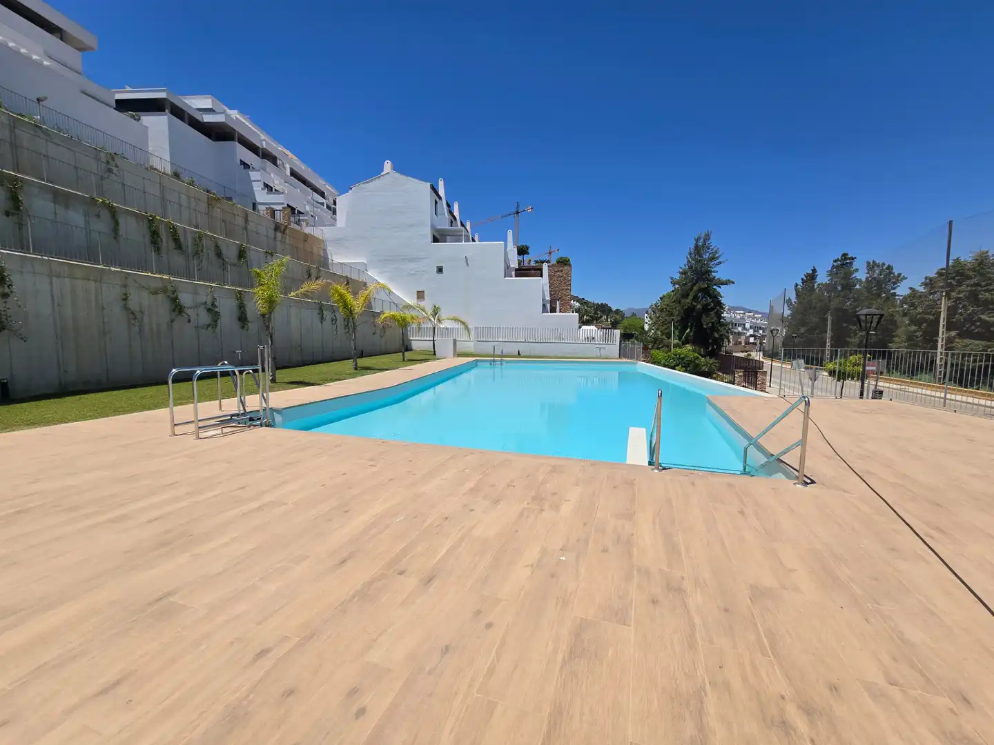 Swimming pool of Flat for sale in Mijas  with Air Conditioner, Heating and Terrace